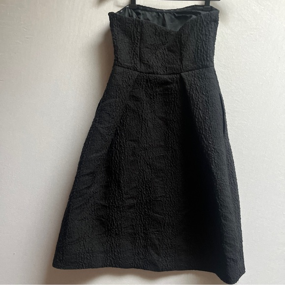 Lord & Taylor Black Textured Strapless Fit & Flare Pocket Dress Sz XS - Picture 2 of 8